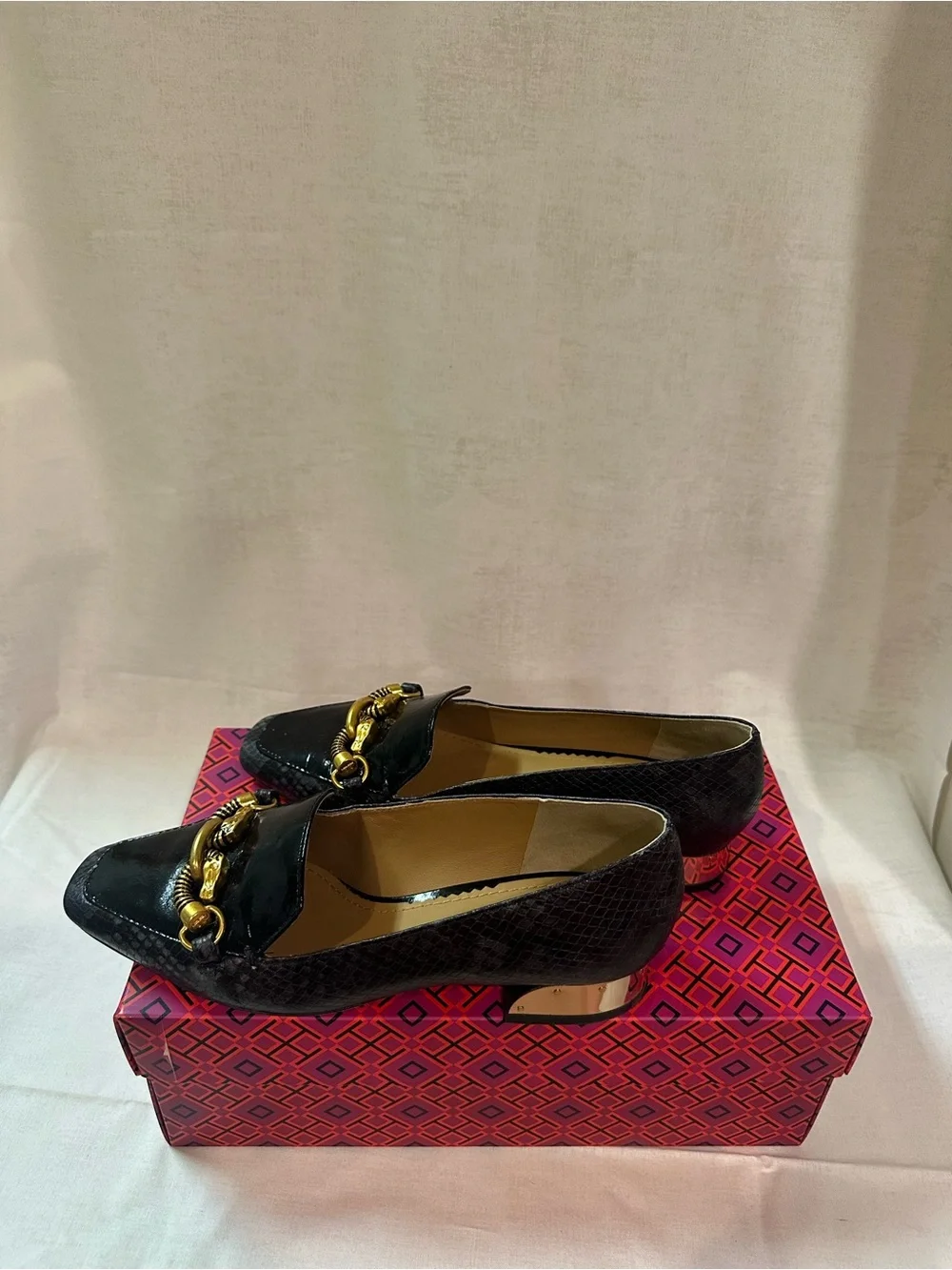 Tory Burch Jessa Loafer Stamped Snake Printed Leather Size 6.5